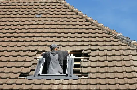 Pose de velux à Corme Royal